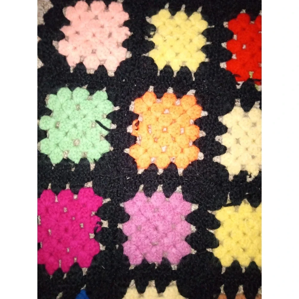 Vintage Handmade Crochet Granny Square Afghan Blanket Multi-Color Black Trim‎